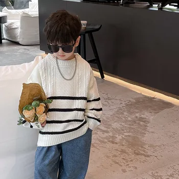 Детский свитер 2023, осенний новый трикотажный свитер для мальчиков в корейскую полоску с круглым вырезом, тренд 10-357
